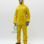 αδιάβροχο κουστούμι εργασίας AGROKAL σε κίτρινο και πράσινο χρώμα με κουκούλα και παντελόνι
